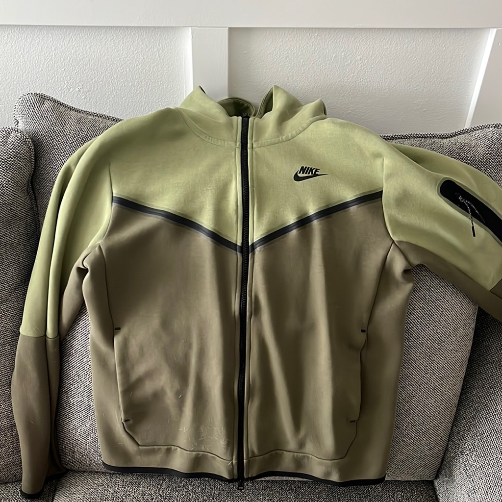 Brand New Nike Tech